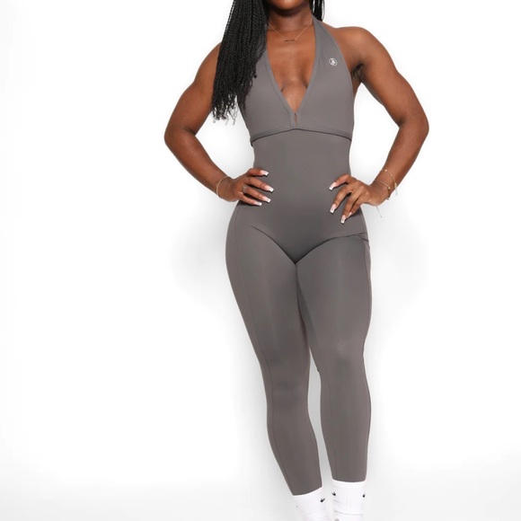 Allure The Brand V back jumpsuit - Picture 1 of 2